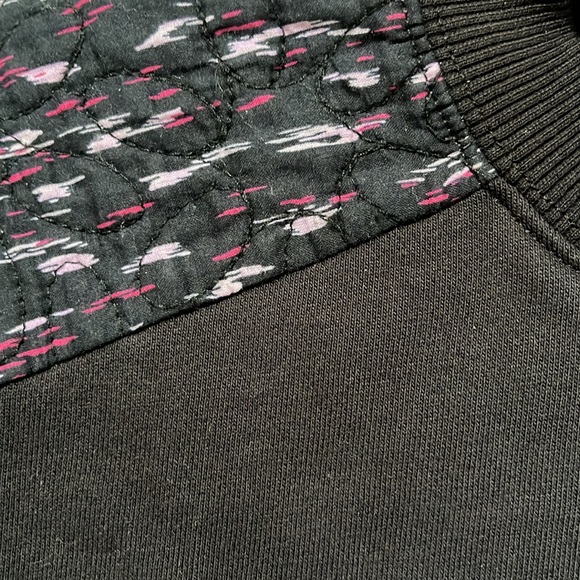 Scotch & Soda Sweat Shirt with quilted shoulders and edge detail - Picture 7 of 7